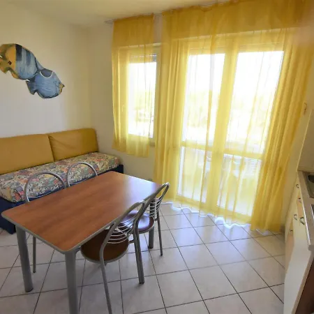 Doria Due-1 By Interhome Apartmán *